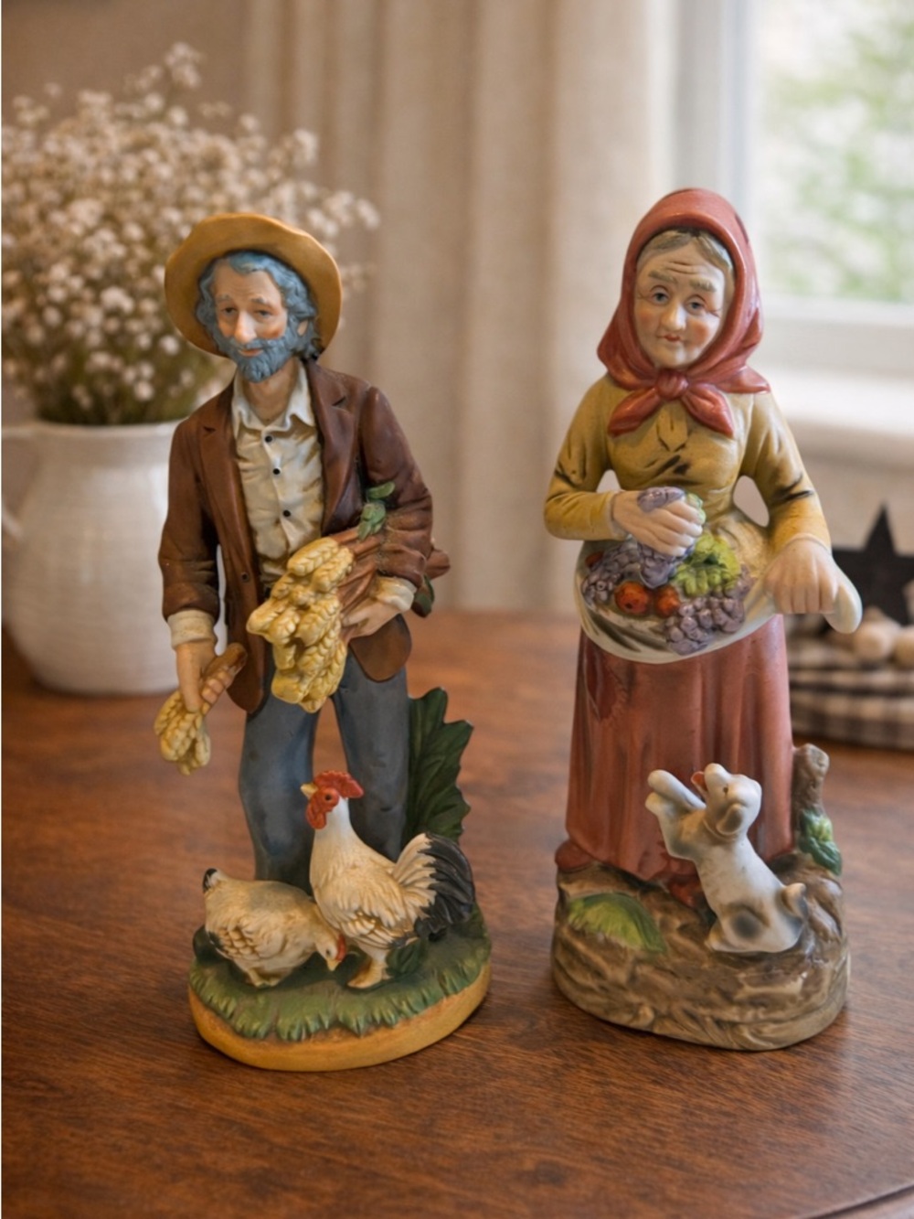 Vintage Rustic Farm Couple Figurine Set - Multicolor